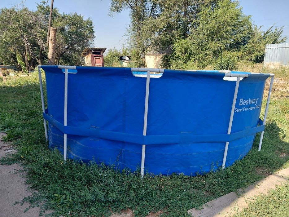 Срочно продам бассейн бу