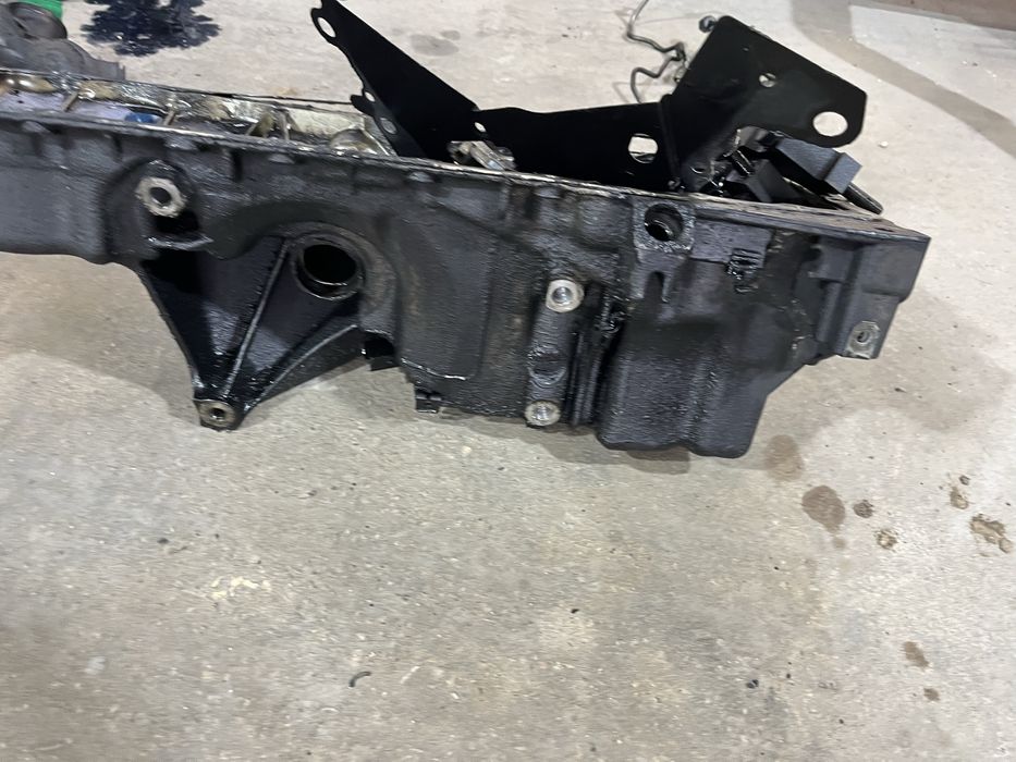 Baie ulei bmw x5 4.0 d