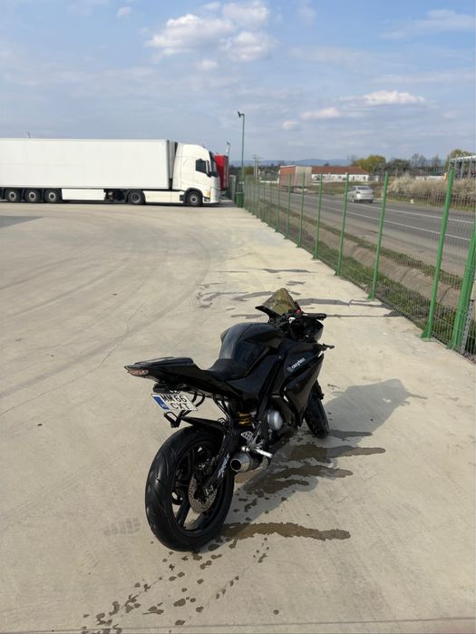 Yamaha yzf r125