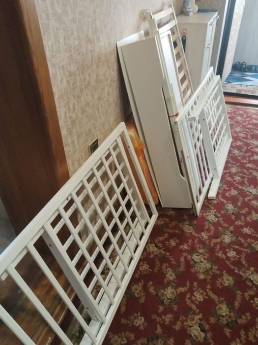 Отдам даром кровать детскую
