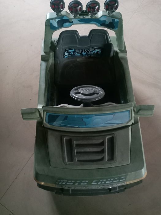 Хаммер мошина котта 2 та бола етади