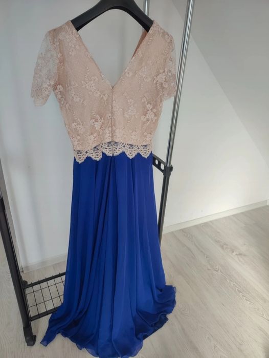 Rochie lunga eleganta, dantela si voal
