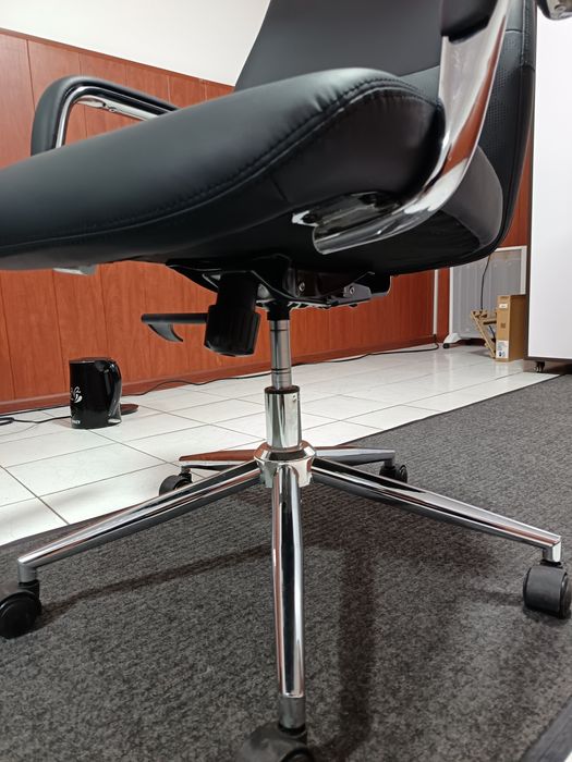 Продам офисное кресло