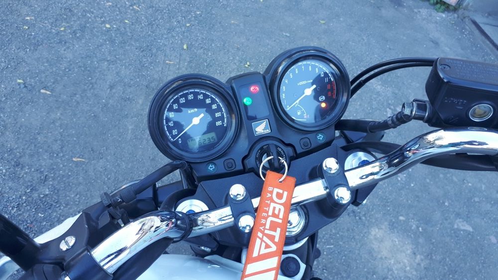 Мотоцикл Honda cbf600