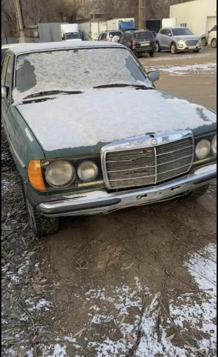 Мерседес е 200.                            .