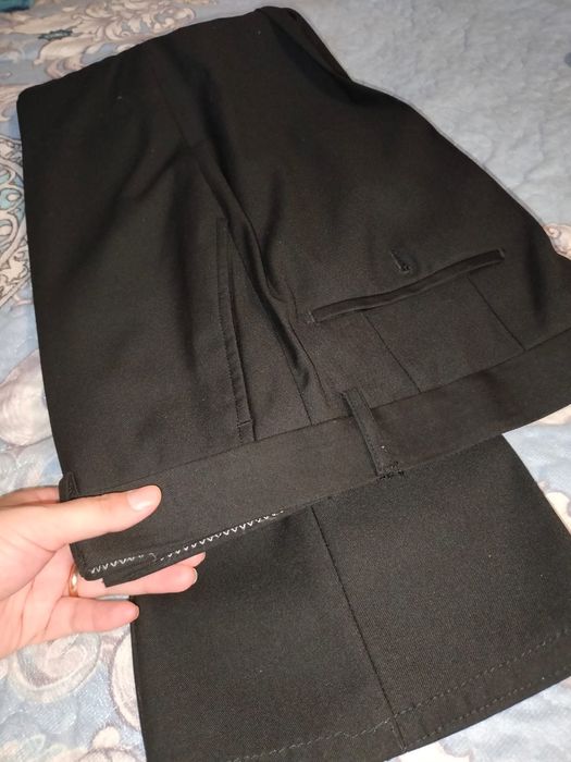 Продам костюм черного цвета