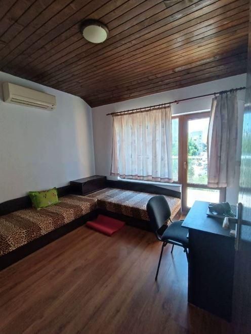 Дава се под наем Тристаен апартамент в София, Люлин 9 - 72 кв.м за 475 € - Снимка #2