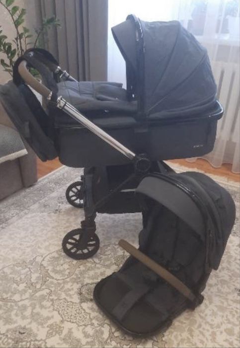 Продам коляску 2в1