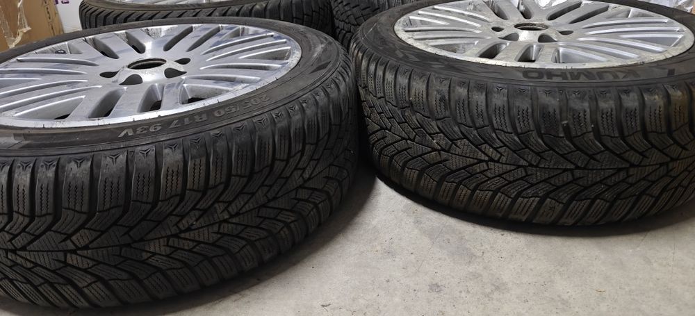 Зимни гуми с джанти Kumho 17"