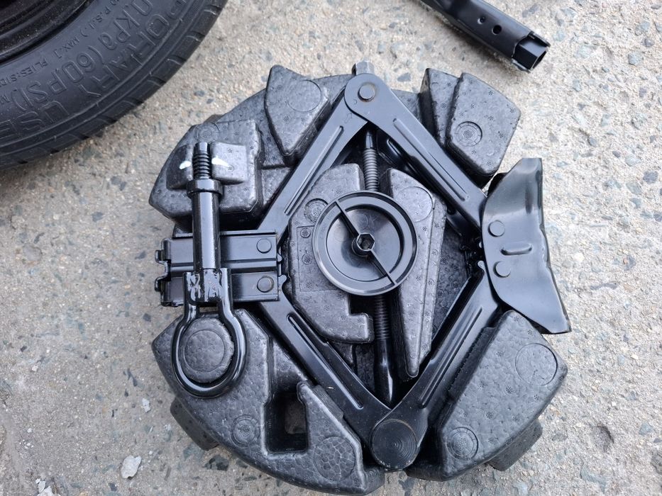 Резервна гума Патерица Бандажка за Форд Куга Ford Kuga