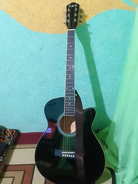 Продаётся гитара