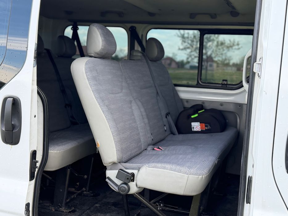 Renault trafic 2.0Dci 115cp 9 locuri