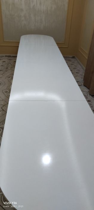 Стол қонақ бөлмеге