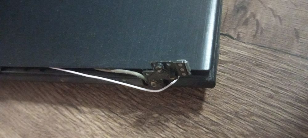 Ноутбук          .