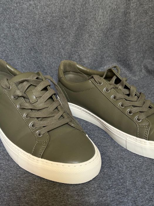 Pantofi smart-casual, kaki cu talpa alba, Marks & Spencer purtati de câteva ori. Mărimea este 40 dar se potrivește dacă porți 41