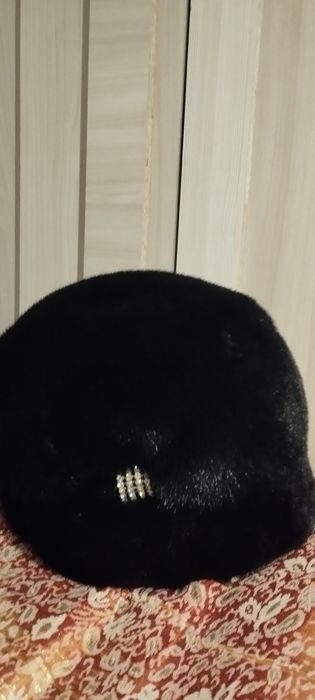 Продам женскую зимнюю норковую шапку