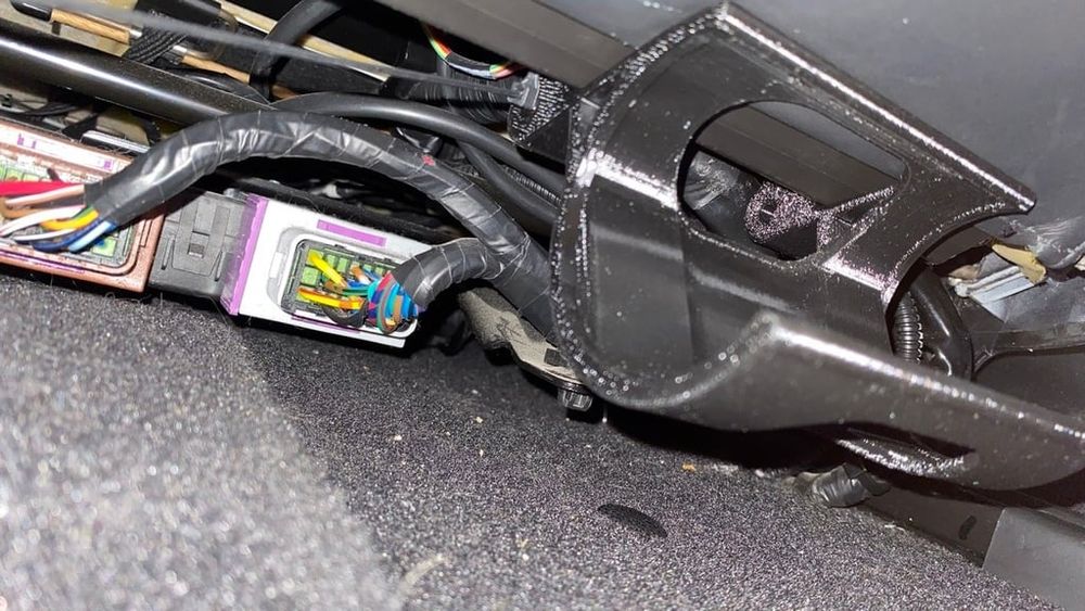 Стойка за CCS порт Tesla Мodel S CCS2 Тесла