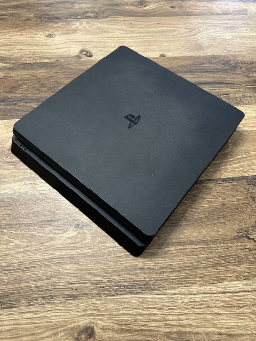 Playstation4 + Controller + un joc la alegere