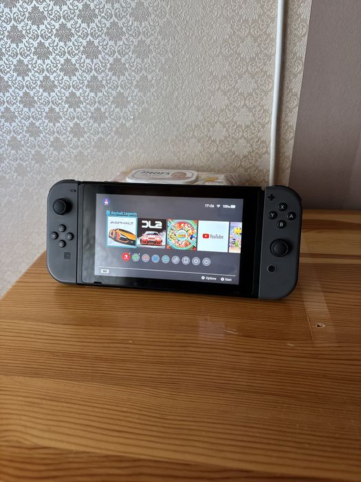 Nintendo Switch с три игри
