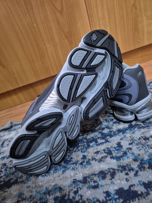 New Balance 2000 abzorb