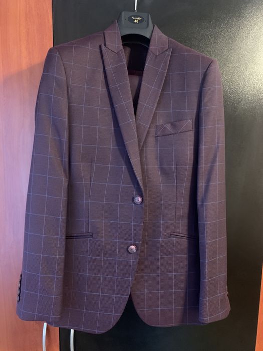 Costum barbati Escudo