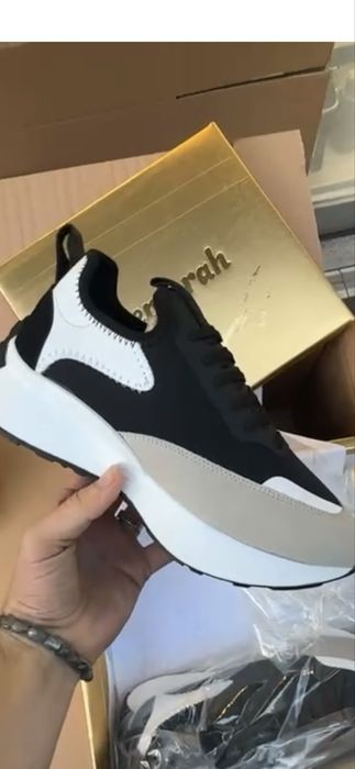 Продаются новые кроссовки