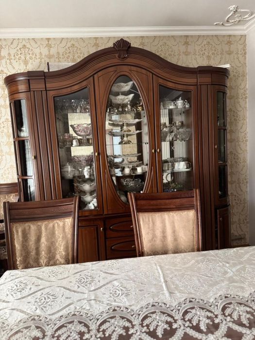 Мебел  чисто с красного дерева