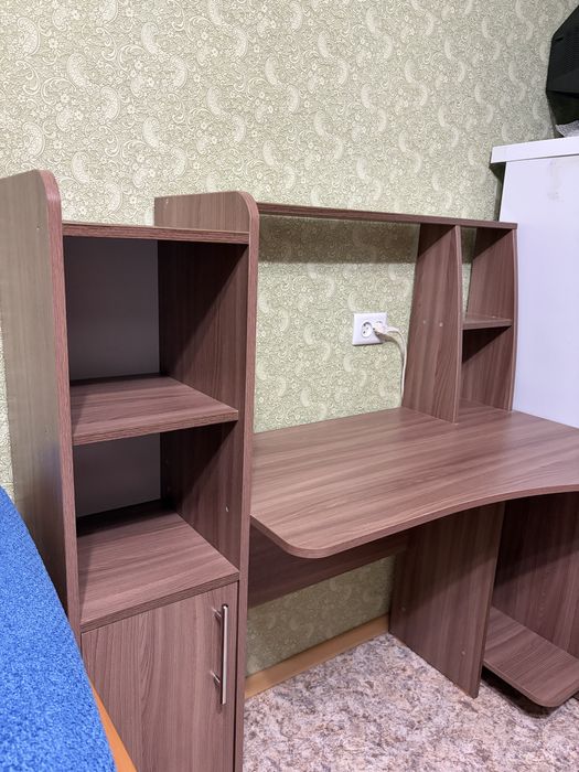 Стол письменный