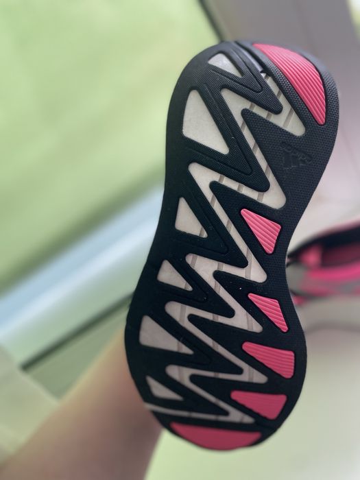 Продам кроссовки