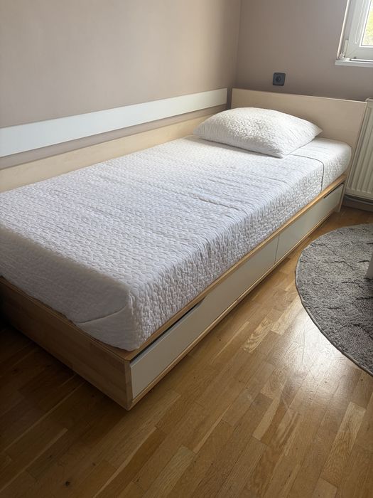 Легло с матрак и библиотечка IKEA