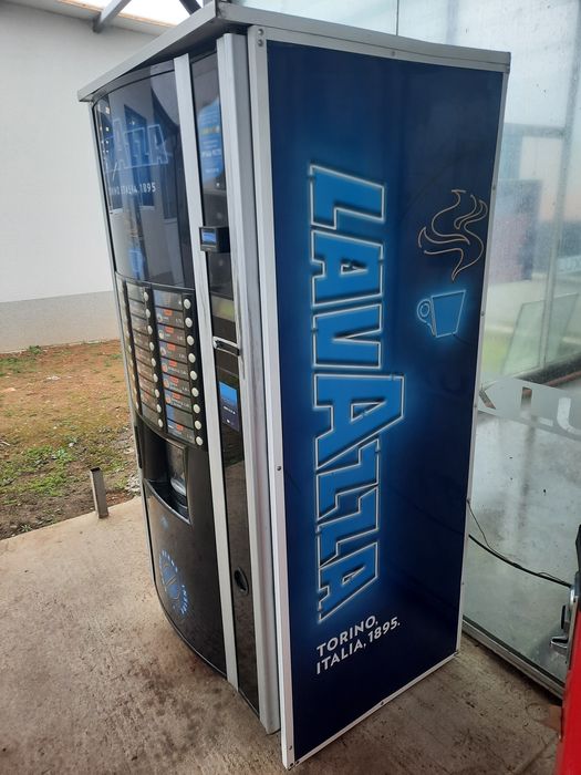 Продавам кафе афтомат