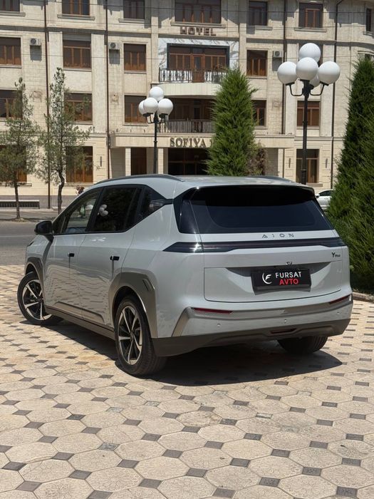 GAC  Aion  y  plus