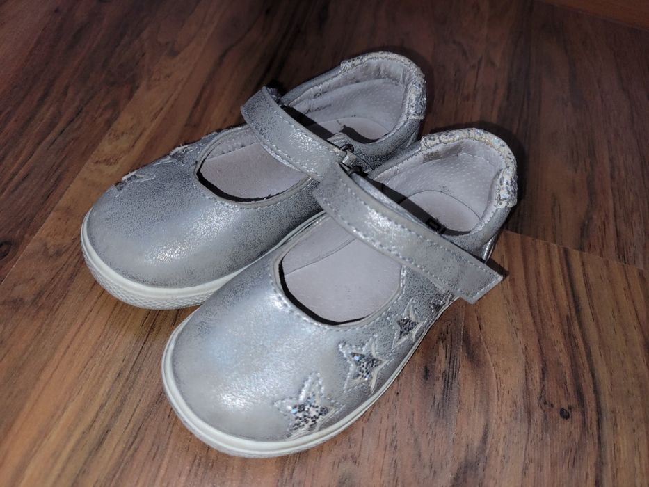 Сребристи обувки, 24 номер