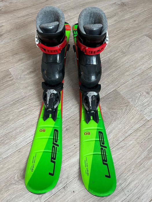 Детские лыжи и ботинки