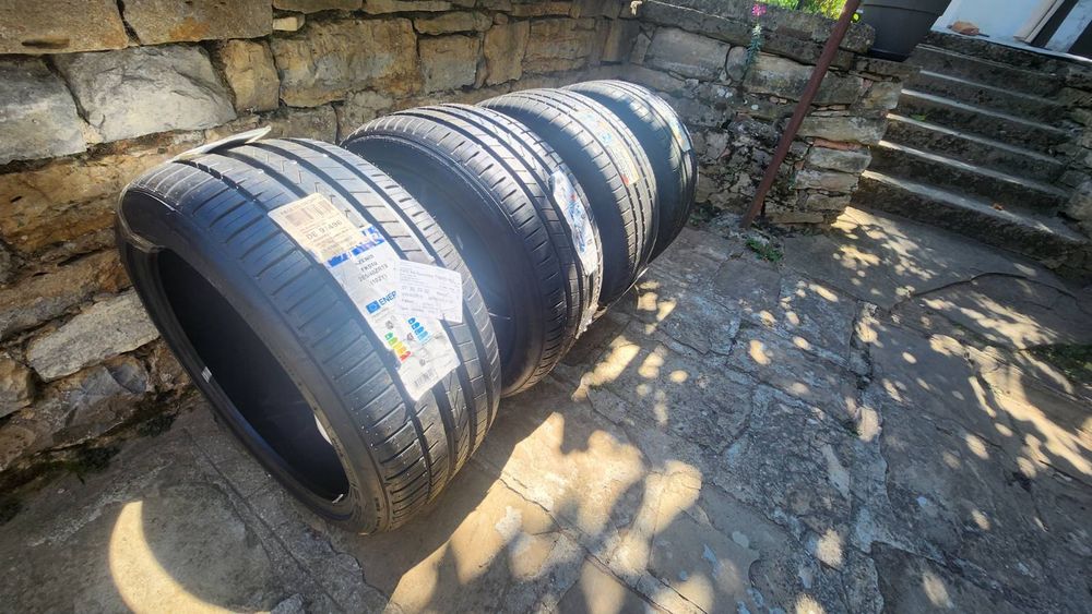 Нови гуми четири броя - два Yokohama и два броя Falken  .  265/40/19 .Цена : 90 евро за брой