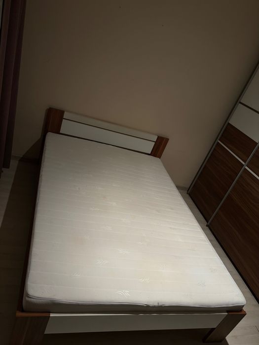 Комплект спалня с гардероб и шкафове