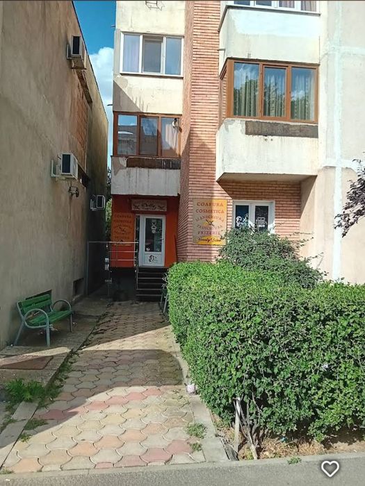 Închiriez post lucru manichiura pedichiura