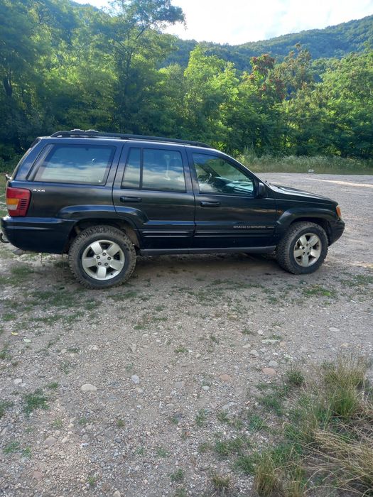Vând jeep Grand Cherokee