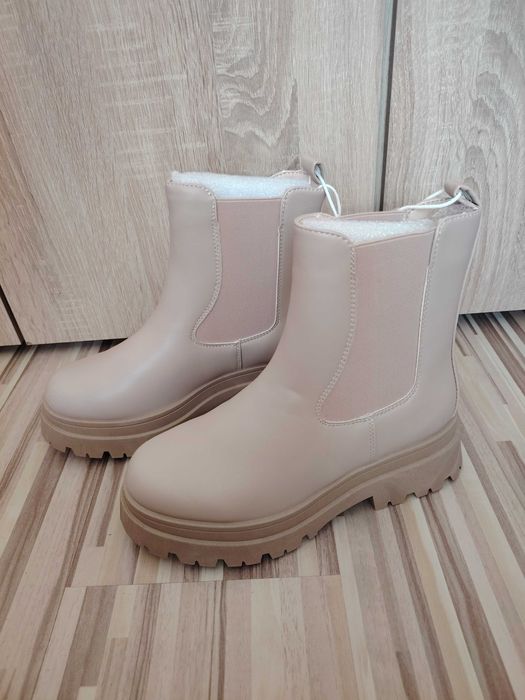 Нови дамски боти LC Waikiki