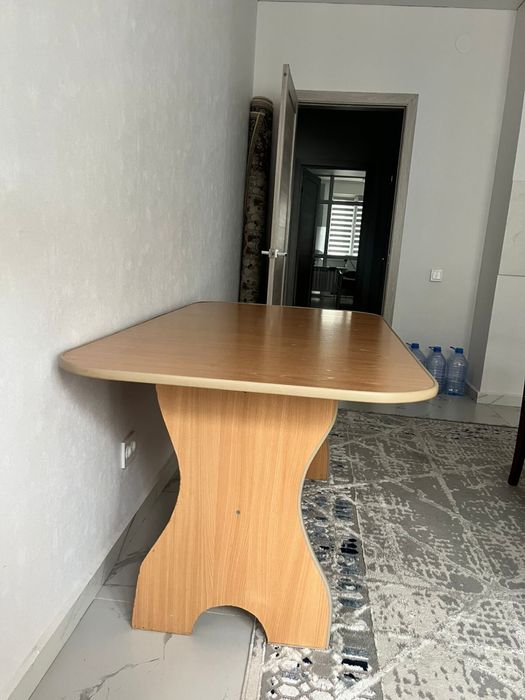 Стол и 3 стульчика