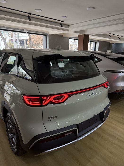 BYD YUAN UP 1 Position