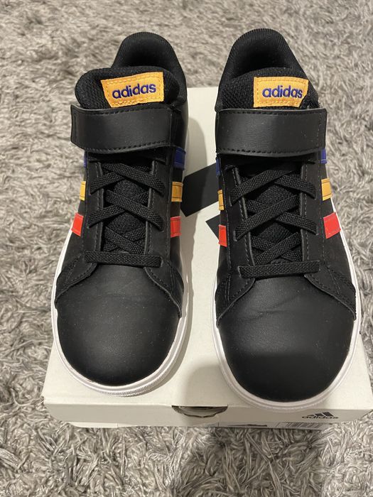 Pantofi Adidas copii marimea 34