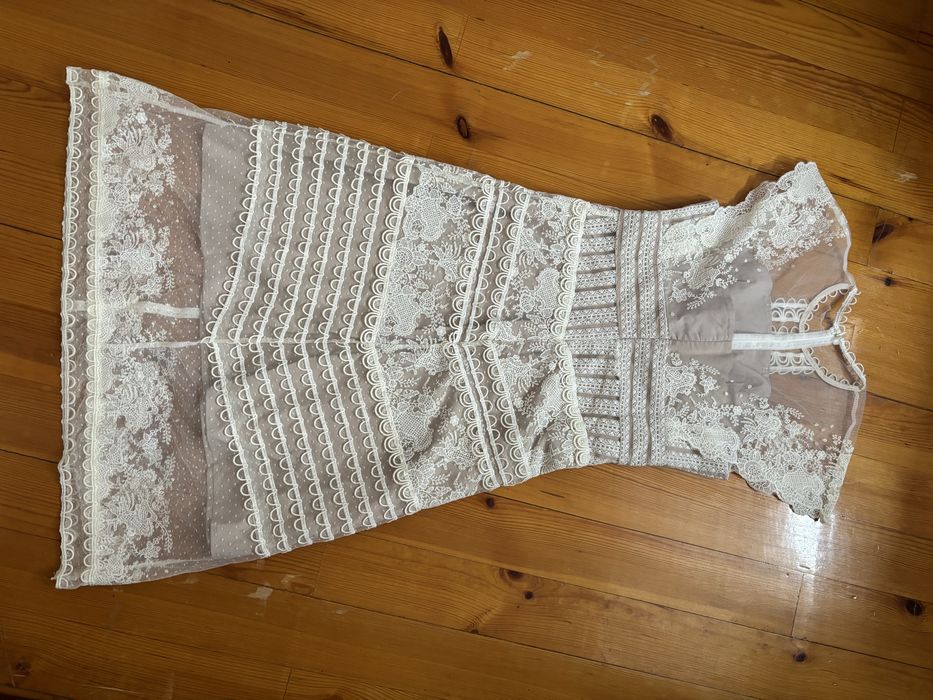 Нежное женское платье