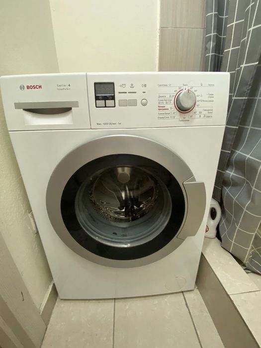 Срочно продам стиральную машинку Bosch