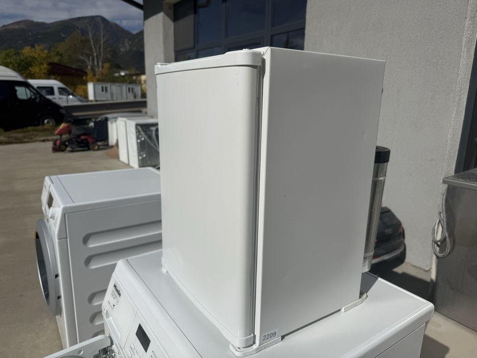 минибар - малък хладилник