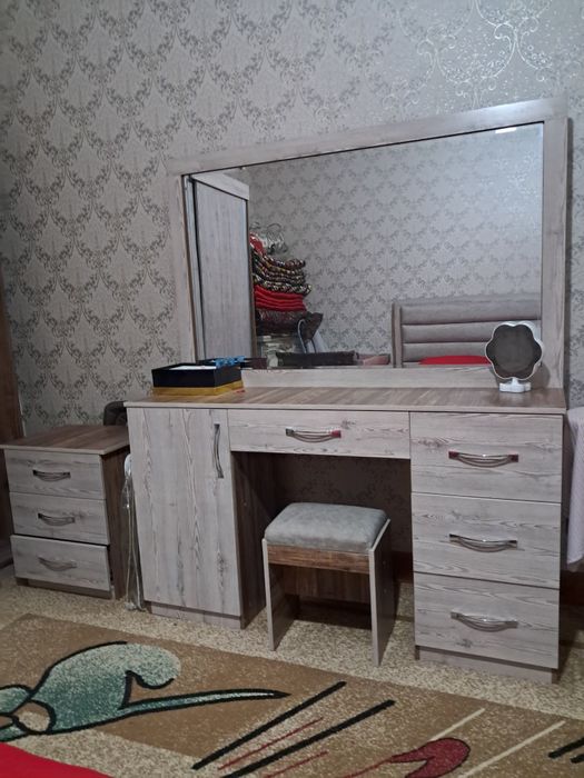 Спальный гарнитур почти новый