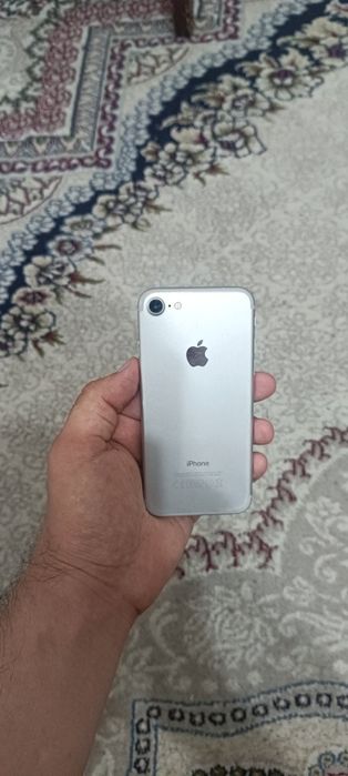 Apple Iphone 7 256GB Silver Oq Original Holati Yaxshi 256GB Flagman