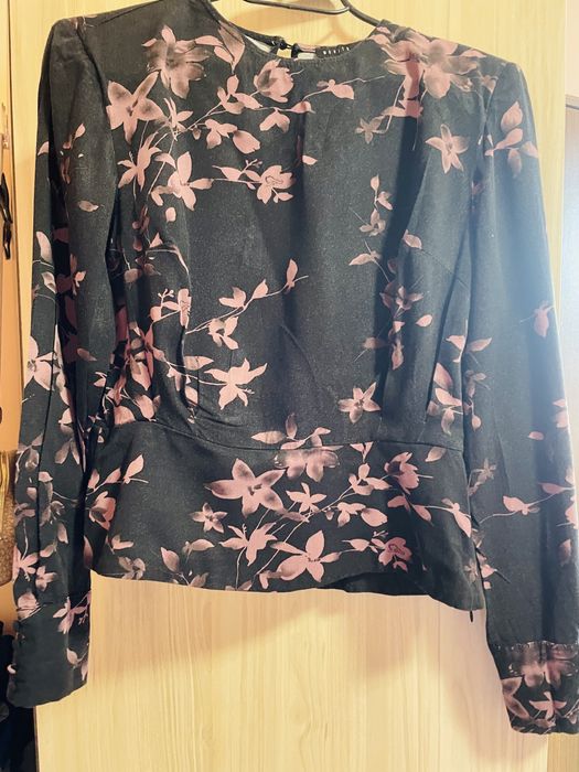 Риза с дълъг ръкав.