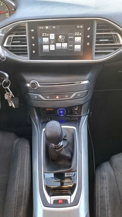 Vând Peugeot 308 T9 business line