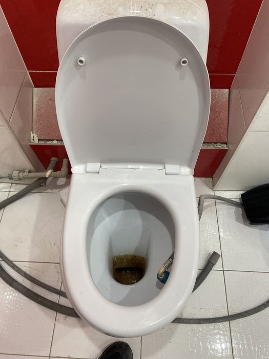 Продам 3 унитаза